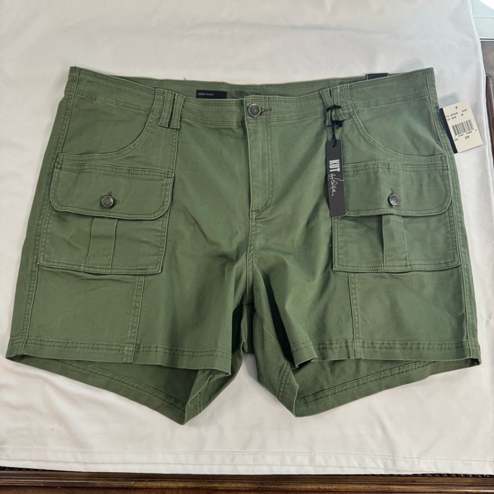 NWT Kut From The Kloth Green Elliot Cargo Shorts Size 24W Zip Fly 6” Inseam